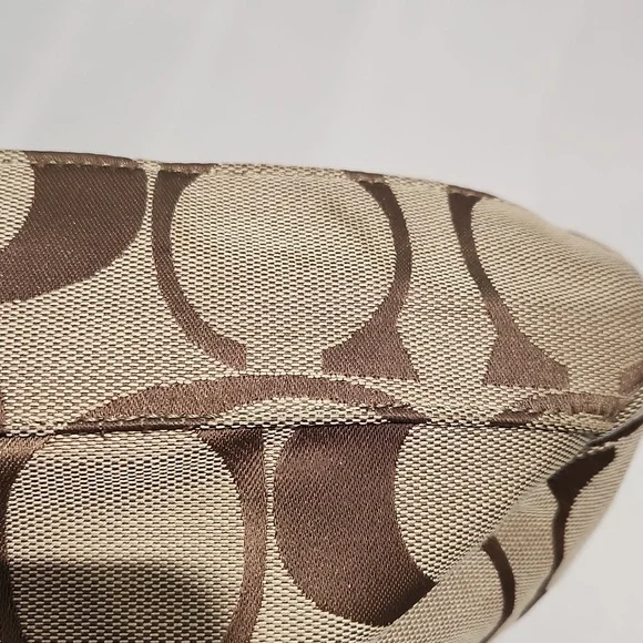 Coach - Picture 12 of 12